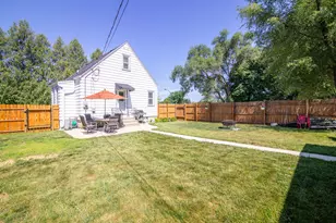 11729 W Washington St, West Allis, WI 53214 - Photo 24