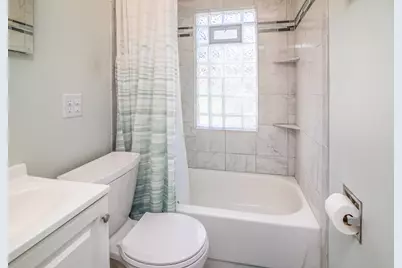 11729 W Washington St, West Allis, WI 53214 - Photo 10