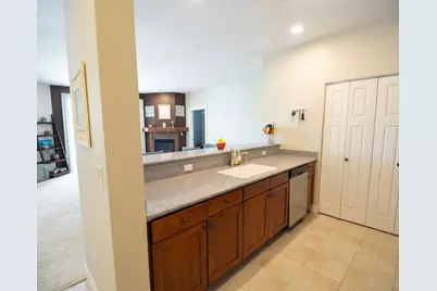 15295 W Library Ln #213, New Berlin, WI 53151 - Photo 4