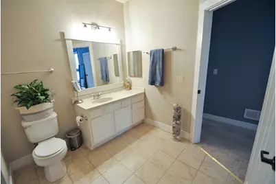 15295 W Library Ln #213, New Berlin, WI 53151 - Photo 10