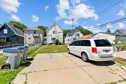 2122 S 26th St #2122A, Milwaukee, WI 53215 - Photo 20