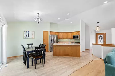 7116 W Carpenter Ave, Greenfield, WI 53220 - Photo 10