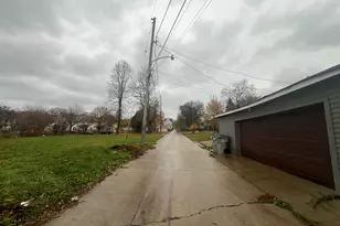 212 W Center St, Milwaukee, WI 53212 - Photo 14
