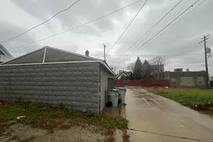 212 W Center St, Milwaukee, WI 53212 - Photo 12