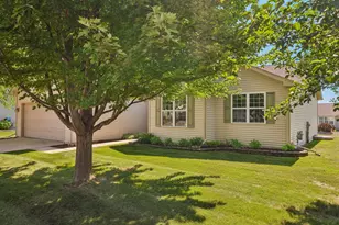 1109 Hickory Ln, Johnson Creek, WI 53094 - Photo 2
