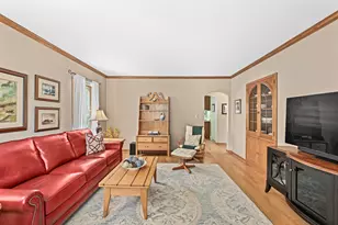 1161 Elm Lawn St, Wauwatosa, WI 53213 - Photo 8