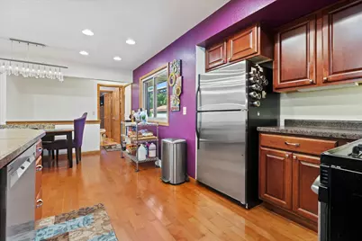 9709 W Morgan Ave, Milwaukee, WI 53228 - Photo 8