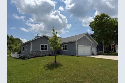 491  Thurow Dr, Oconomowoc, WI 53066 - Photo 2