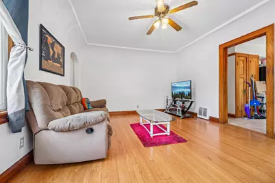 6730 N 58th St, Milwaukee, WI 53223 - Photo 8