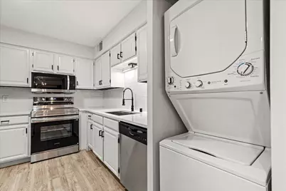 1906 E Shorewood Blvd #149, Shorewood, WI 53211 - Photo 6