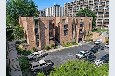 1906 E Shorewood Blvd #149, Shorewood, WI 53211 - Photo 1