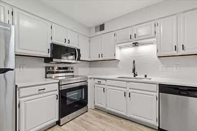 1906 E Shorewood Blvd #149, Shorewood, WI 53211 - Photo 16