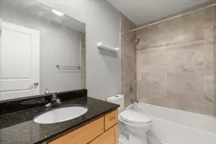 2121 N Cambridge Ave, Milwaukee, WI 53202 - Photo 16