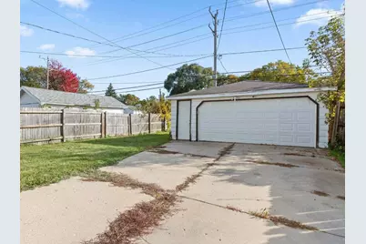 5076 N 47th St, Milwaukee, WI 53218 - Photo 14