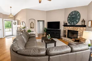 1122 River Pl Blvd, Waukesha, WI 53189 - Photo 4