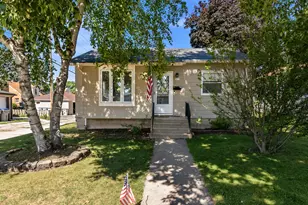 3855 S 17th St, Milwaukee, WI 53221 - Photo 2