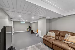 3855 S 17th St, Milwaukee, WI 53221 - Photo 16