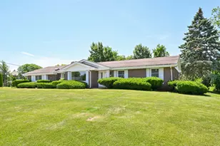 17925 Redvere Dr, Brookfield, WI 53045 - Photo 2