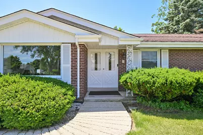 17925  Redvere Dr, Brookfield, WI 53005 - Photo 4