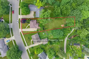 W169N8570 Sheridan Dr, Menomonee Falls, WI 53051 - Photo 6