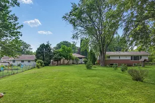 W169N8570 Sheridan Dr, Menomonee Falls, WI 53051 - Photo 16