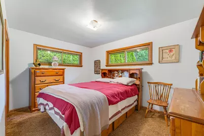 W169N8570  Sheridan Dr, Menomonee Falls, WI 53051 - Photo 10
