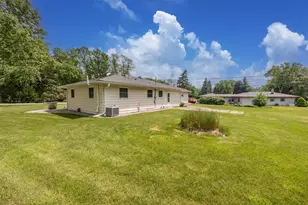 W156N5709 Cheryln Dr, Menomonee Falls, WI 53051 - Photo 50