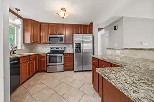 W156N5709 Cheryln Dr, Menomonee Falls, WI 53051 - Photo 14