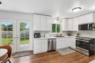 413 W Hilltop Trl, Fort Atkinson, WI 53538 - Photo 18