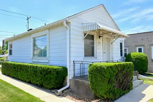 6727 W Lincoln Ave, West Allis, WI 53219 - Photo 2