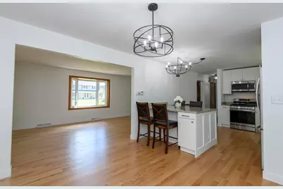 21300  Astolat Dr, Brookfield, WI 53045 - Photo 16
