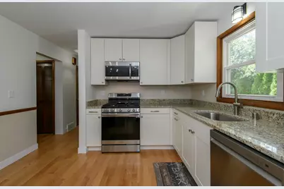 21300  Astolat Dr, Brookfield, WI 53045 - Photo 10