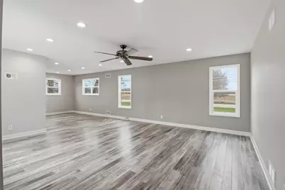 10415  22nd Ave, Pleasant Prairie, WI 53158 - Photo 4