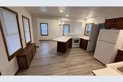1401  Columbus St, Manitowoc, WI 54220 - Photo 2