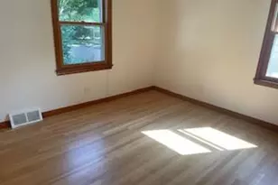 5315 W Arizona St, Milwaukee, WI 53219 - Photo 10