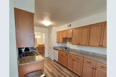 1027 W Shaker Cir, Mequon, WI 53092 - Photo 8