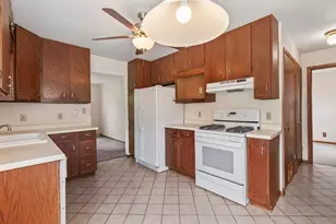4520 W Fillmore Dr, Milwaukee, WI 53219 - Photo 8