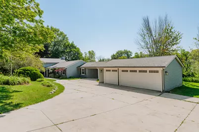 18995 W Norwood Dr, New Berlin, WI 53146 - Photo 10