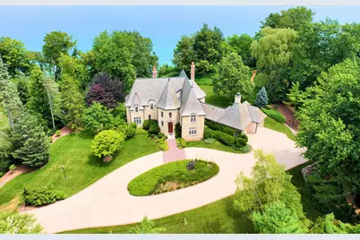 11602 N Shorecliff Ln, Mequon, WI 53092 - Photo 1