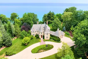 11602 N Shorecliff Ln, Mequon, WI 53092 - Photo 1