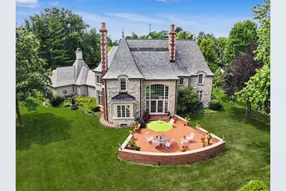 11602 N Shorecliff Ln, Mequon, WI 53092 - Photo 4