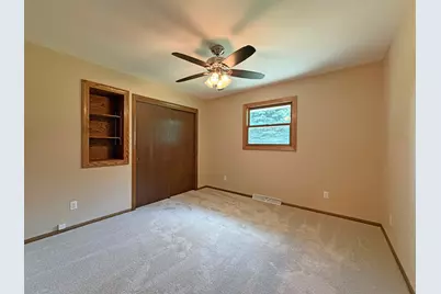 4861  Briarvale Dr, Polk, WI 53095 - Photo 6