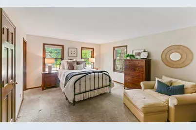 290  Fieldstone Rd, Delafield, WI 53018 - Photo 28
