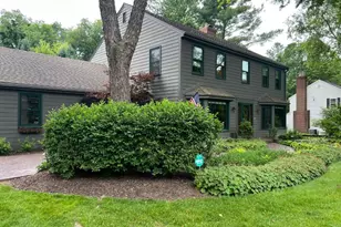 290 Fieldstone Rd, Delafield, WI 53018 - Photo 1