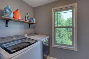 8667 S Deerwood Ln, Franklin, WI 53132 - Photo 20