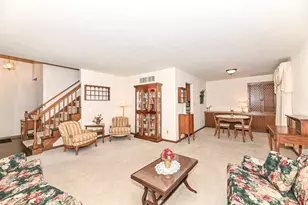 146 Perry Ave, Racine, WI 53406 - Photo 10