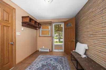 7222  Enfield Ave, Greendale, WI 53219 - Photo 2