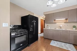 3770 S 5th St, Milwaukee, WI 53207 - Photo 10