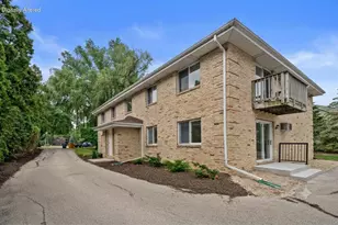 410 Cheviot Chase, Waukesha, WI 53186 - Photo 2