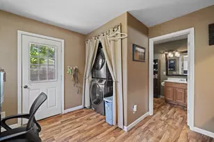 326 Woodlawn Ave, Racine, WI 53105 - Photo 18